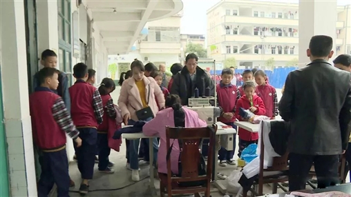 “針心針意” 溫暖環(huán)江學子 | 百裕集團售后服務走進校園
