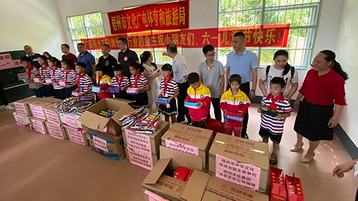 愛(ài)心回饋 筑夢(mèng)教育 | 百裕集團(tuán)以行動(dòng)助力公益，點(diǎn)亮童真夢(mèng)想！