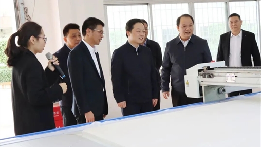 做大做強(qiáng)工業(yè)經(jīng)濟(jì) 夯實(shí)高質(zhì)量發(fā)展根基丨岑溪市委書(shū)記趙春雷蒞臨百裕集團(tuán)調(diào)研